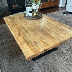 Beautiful Coffee Table Like New!