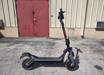 Segway Superscooter Gt3 Electric Scooter 31 Mph With 45 Mile Range