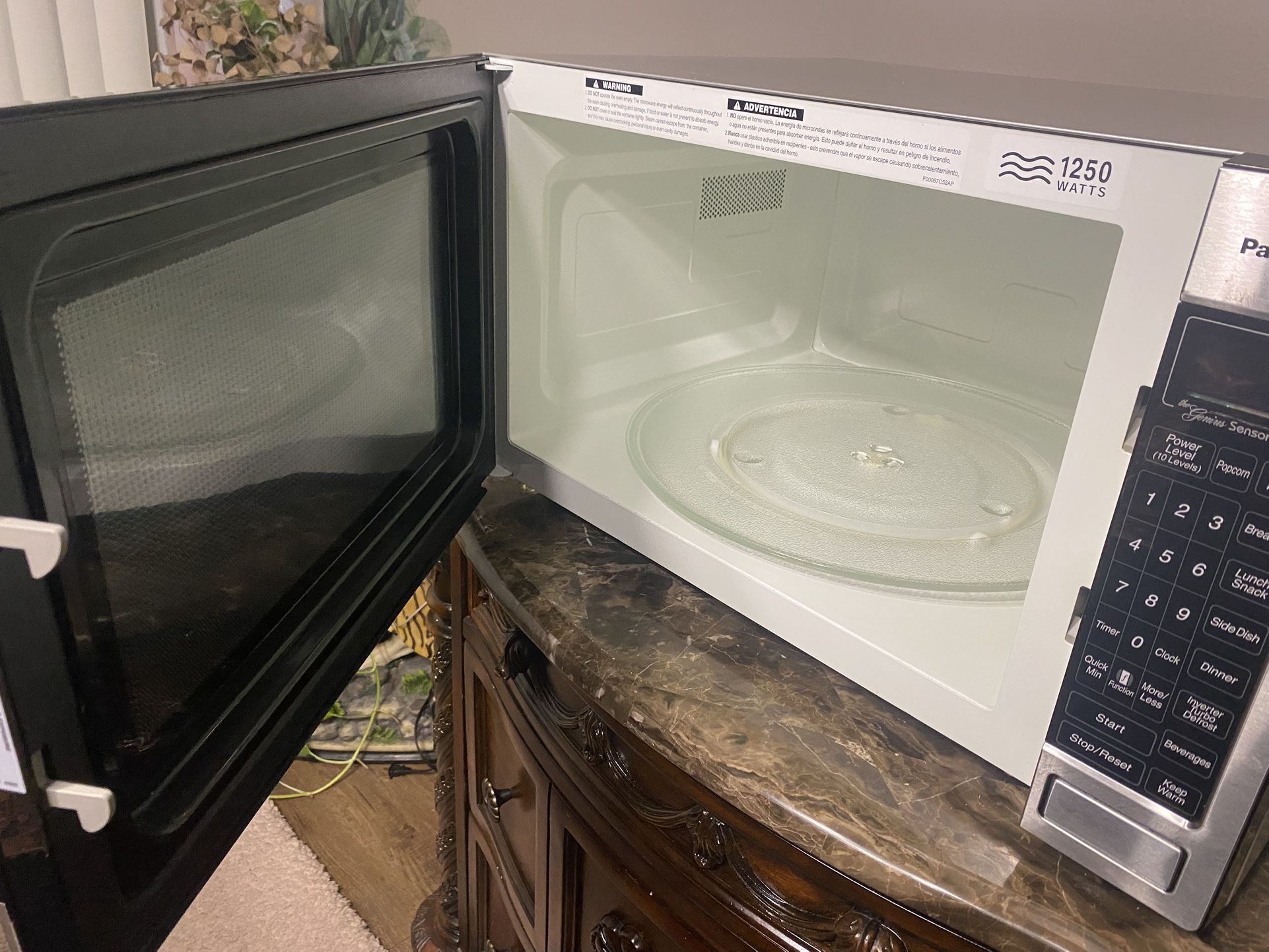 Panasonic Microwave 1250W