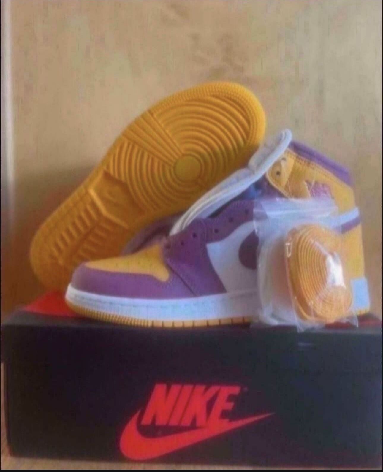 Nike Air Jordan 1 Retro High OG Brotherhood Size 6.5Y/8W Brand New