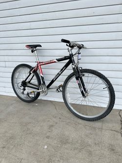 Men’s Giant Mountain Bike