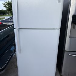 Kenmore Refrigerator Everything Works Good