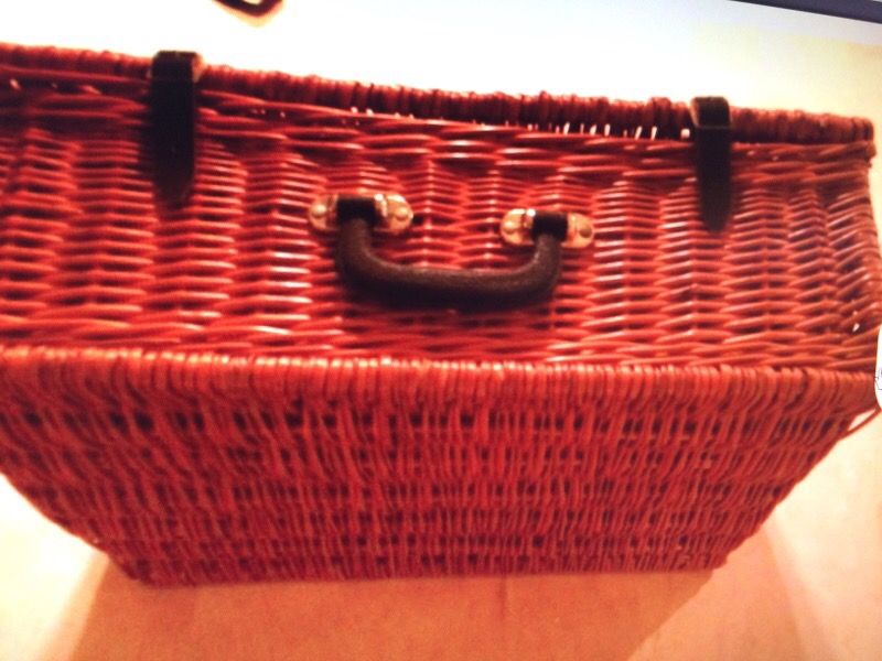 Amberley Picnic Basket loaded