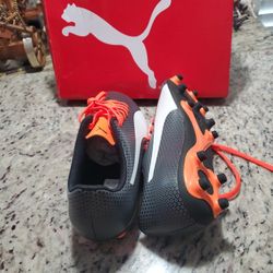 71/2 Cleats Soccer Shoes .unisex.