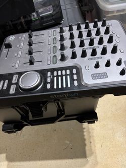 Stanton scs.1 mixer and turn table