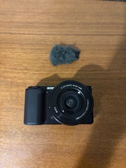 Sony Mirrorless Camera with 16-50mm Lens