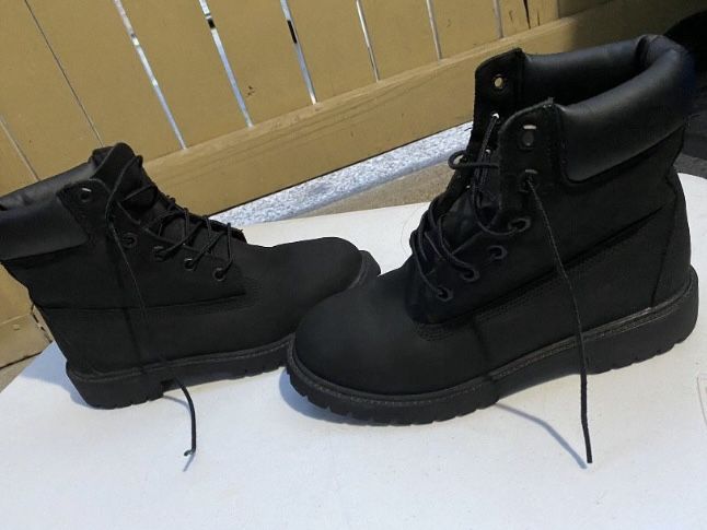 Black Timberland Size 5