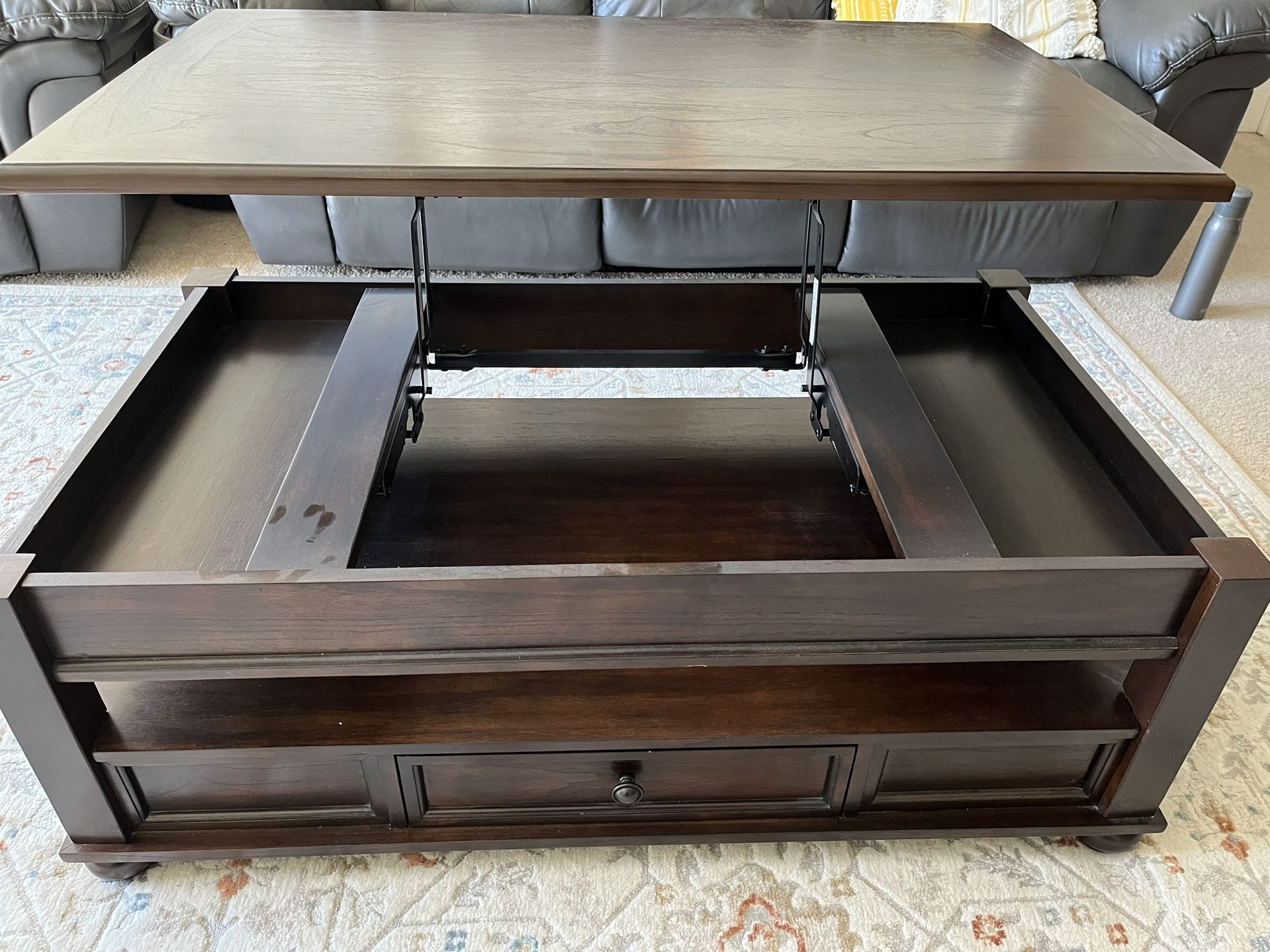 Solid Wood  furniture- lift top coffee table with storage