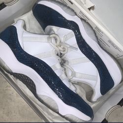 Jordan 11 Lows Men Sz 8 Women 10