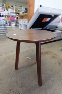 Natural Solid Oak Round End Table
