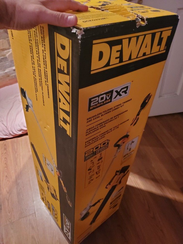 DEWALT 20V MAX  Cordless String Trimmer and Blower Combo Kit (2-Tool), (1) 4.0Ah Battery and Charger Included