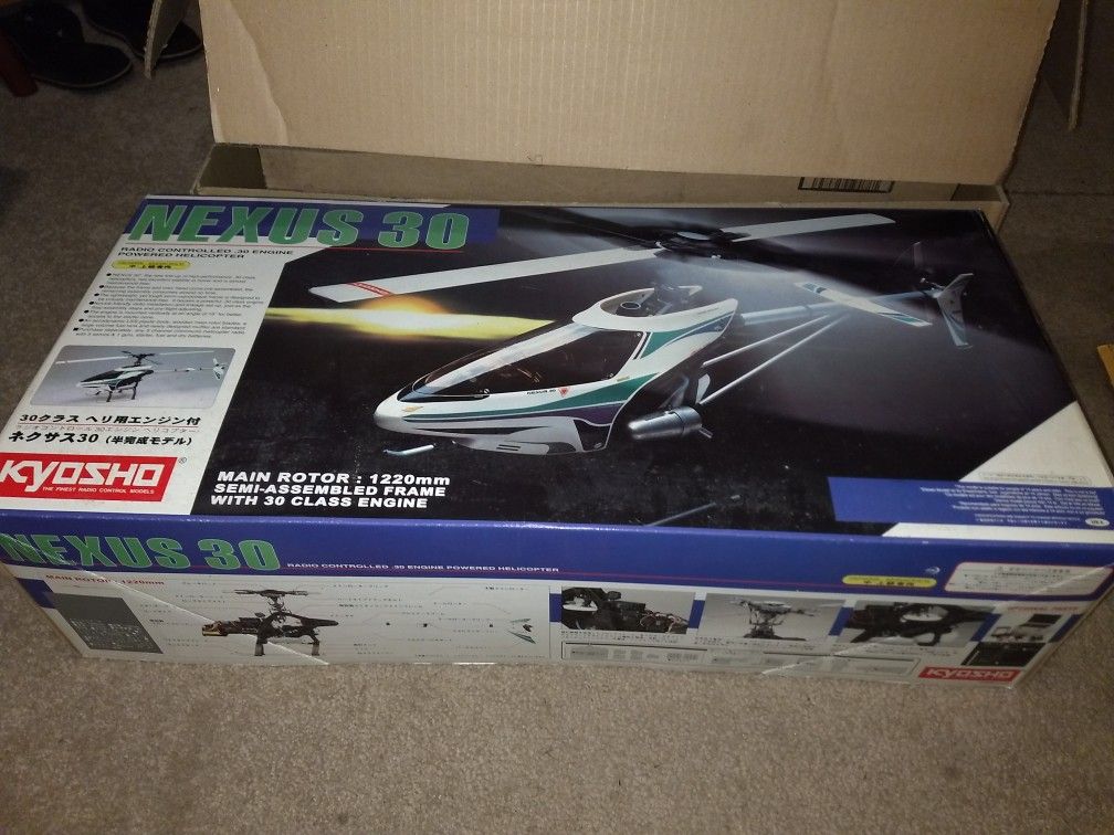 Kyosho Nexus 30 gas helicopter with remote for Sale in Gold Bar