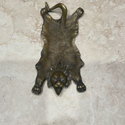 Awesome, Unique Flat Lion Vintage Ashtray.