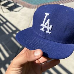 Clean/Barely Used New Era Dodgers Fitted 7 1/2