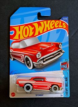 Hot Wheels '57 Chevy-2021 New!