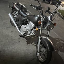 Classic Suzuki Gz 250