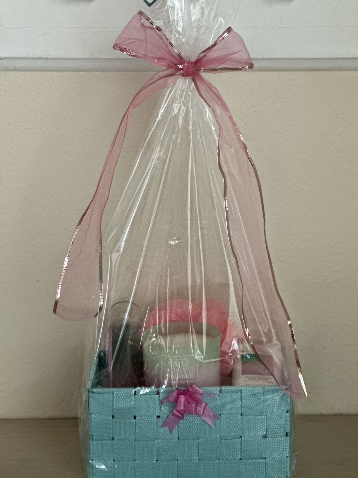Mother’s Day Basket Pink Lemonade Set With a Candle Gift Basket 