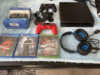 PS4  Slim And Accessories 