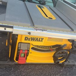DEWALT 8-1/4 inch Compact Jobsite Table Saw