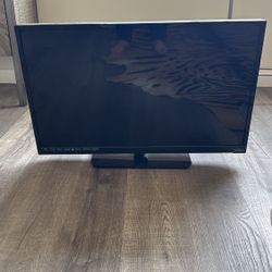 32 inch VIZIO TV. 720p. 