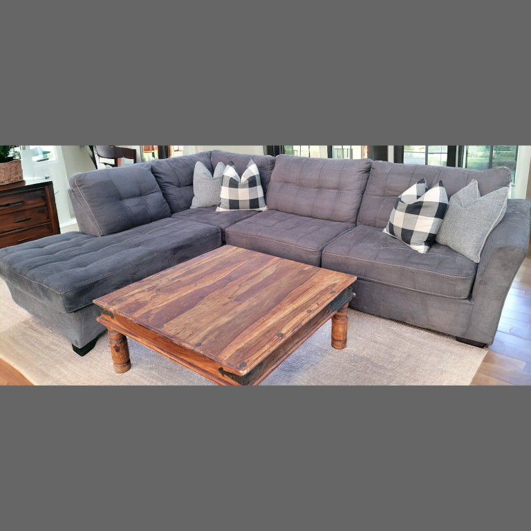 Left-hand Sectional with Chaise Lounge - Grey (DELIVERY AVAILABLE)
