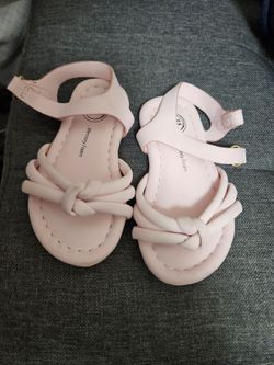 Baby shoes size 4