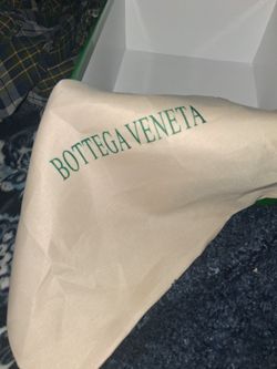 BOTTEGA VENETA PURSE( GREAT DEAL)