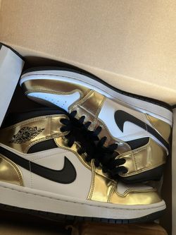 Jordan 1 Mids Metallic Gold 