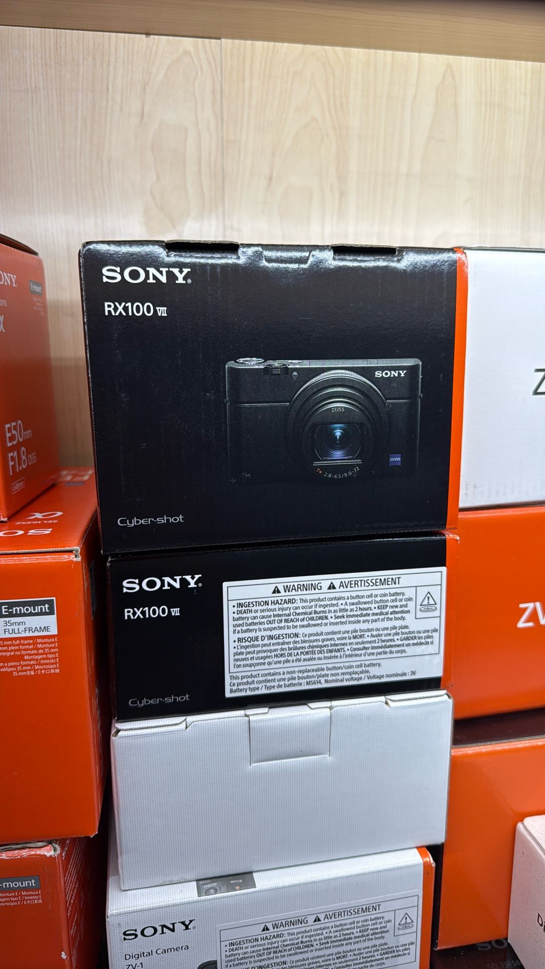 New Sony Cyber shot Rx100vii Camera