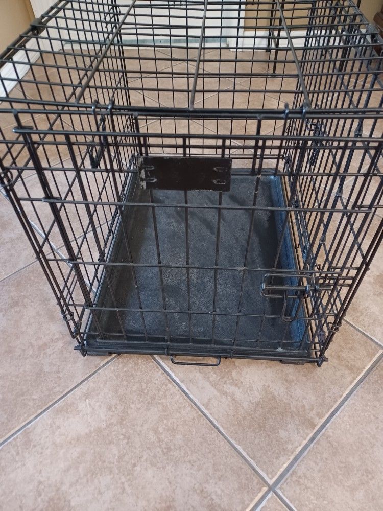 Dog Crate 2 Doors Great Condition 