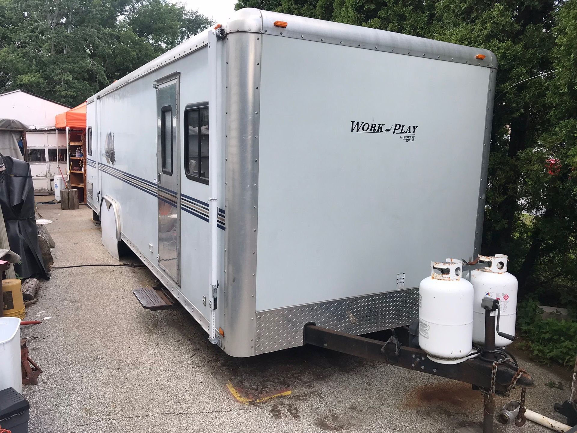 2004, 28' Work & Play toy hauler by Forest River