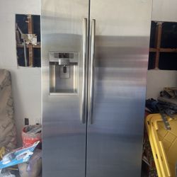 Refrigerator 