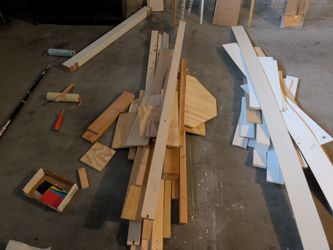 Free: construction materials: lumber, drywall and baseboards