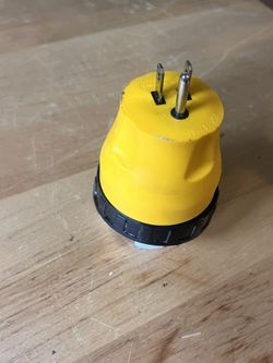 50 Amp To 20 Amp 120 V Plug .