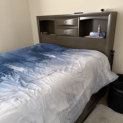 Queen Bed storage with 8 drawers.