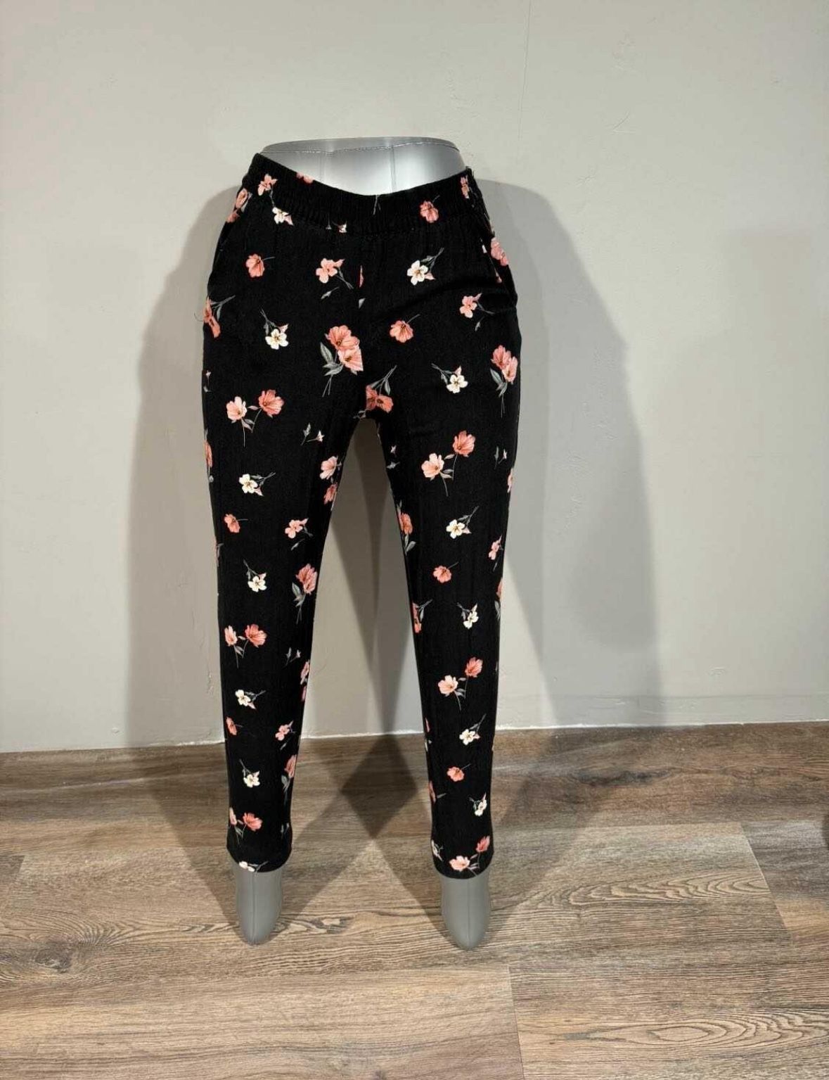 Size 2 Floral Pant with Pockets