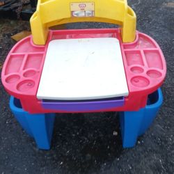 Little Tikes Art Desk 