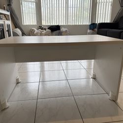 Kids desk
