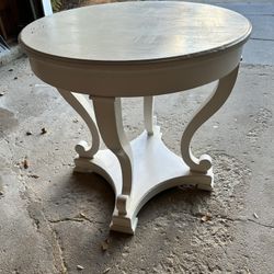 Free Round End Table