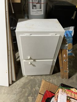 Great Wood Cabinet / 2 Door