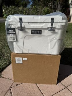 Yeti Tundra 35 Cooler *New*