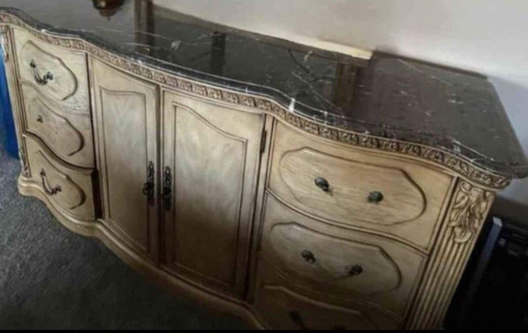 marble dresser no mirror only dresser missing some Handles
