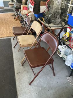 3 METAL FRAME CHAIRS . NOTHING BROKEN. PRICE $18 for all