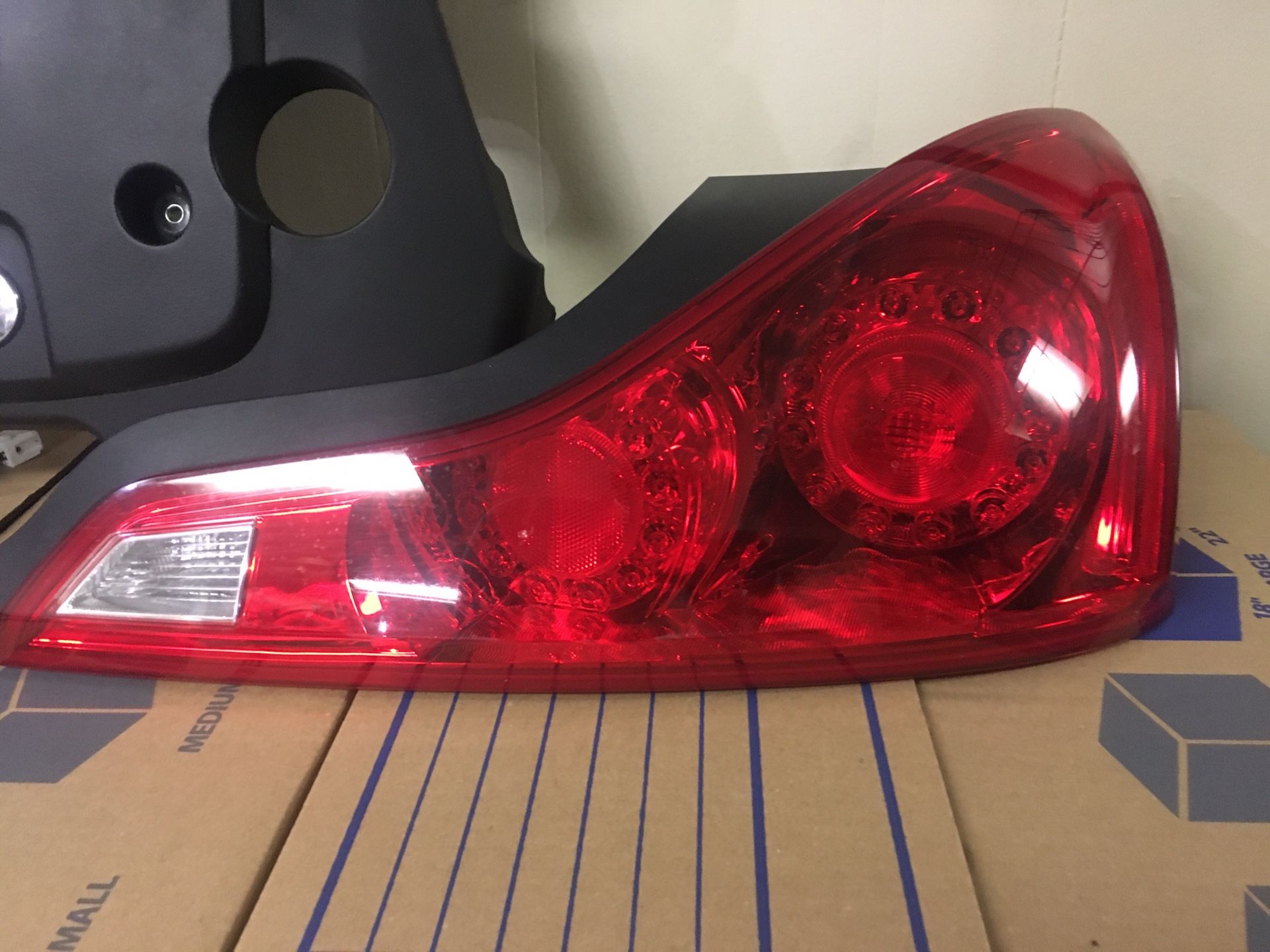 Infiniti G37 IPL Right taillight