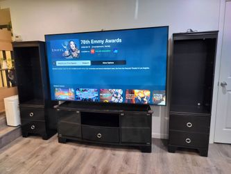 Entertainment center