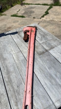 Pittsburgh 36 inch pipe wrench