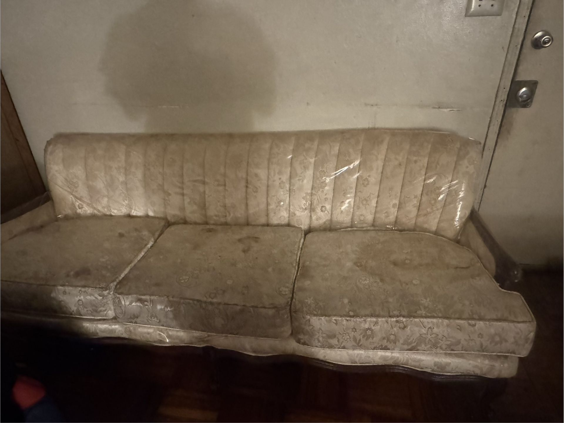 Sofa With Two Chairs