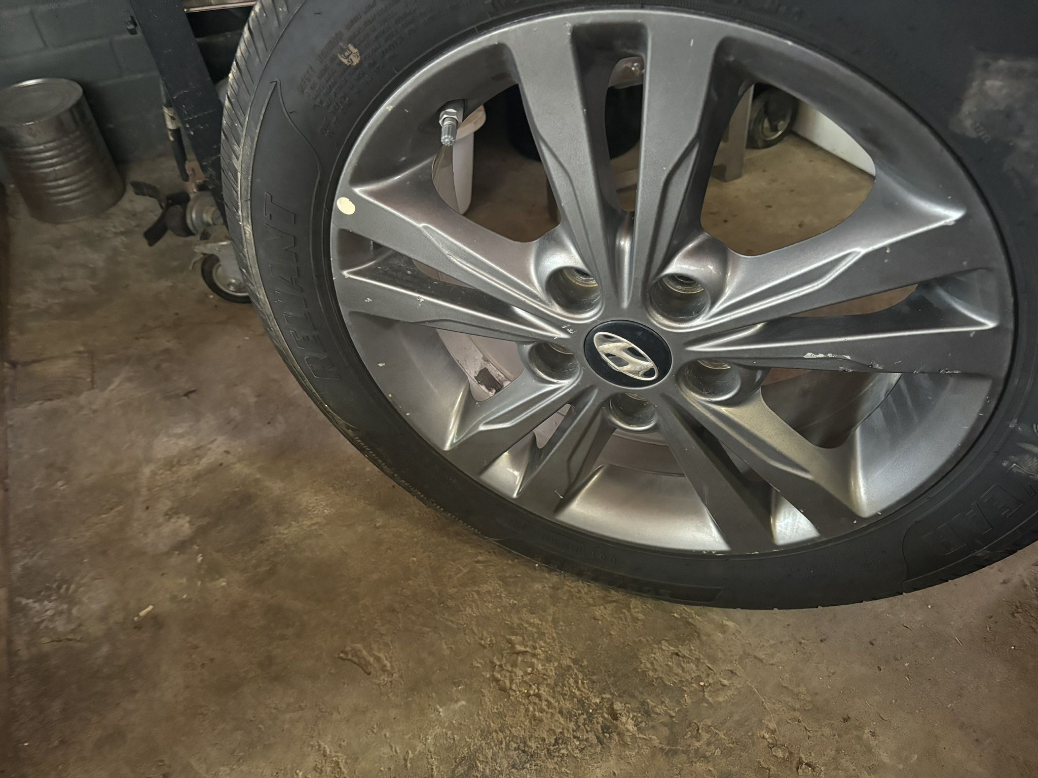 Original Rims And Tires From 2017 To 2019 Hyundai Elantra