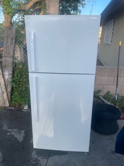 Delivery available very clean / ready to use