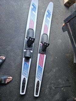 Water Skiis